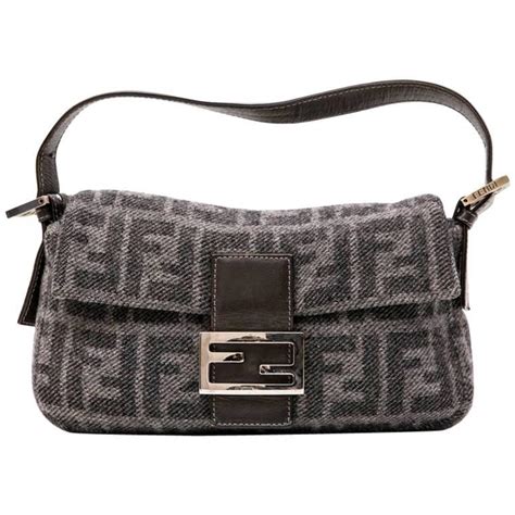 baguette fendi misure|fendi baguette for women.